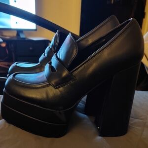 Shoe Dazzle Black Platform Block Heel Loafers